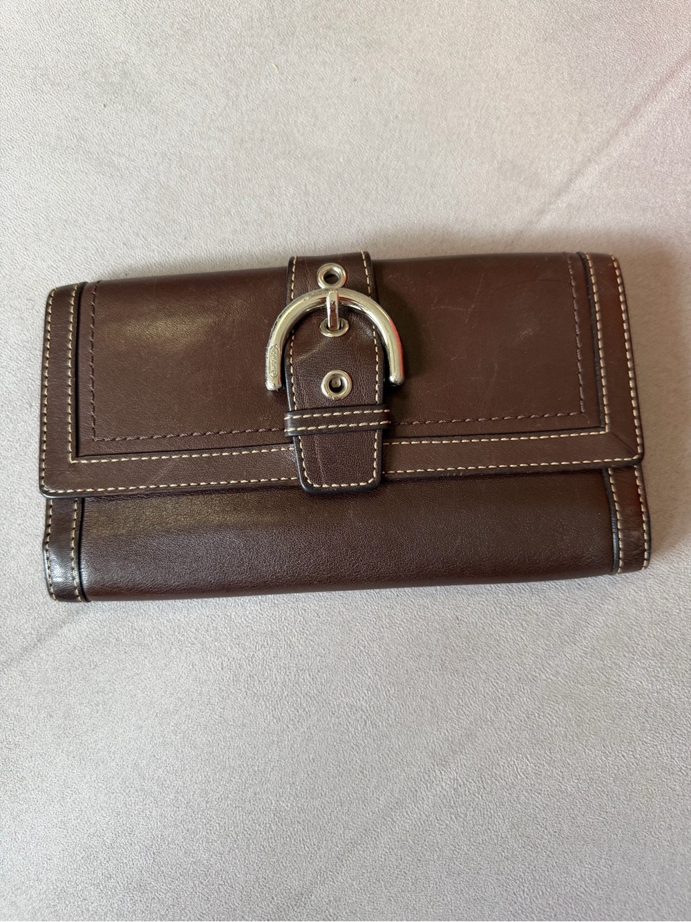 Coach SoHo wallet buckle
